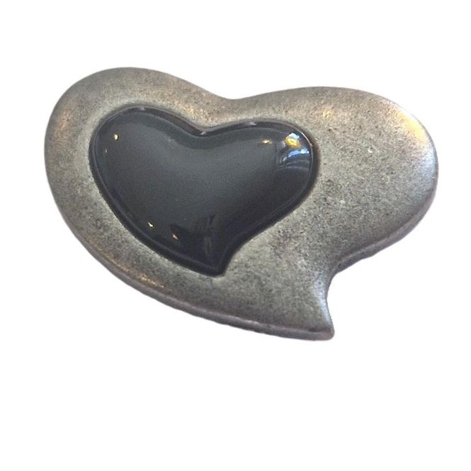 Hovedbilde Metallknapp asymmetrisk hjerte 28 mm